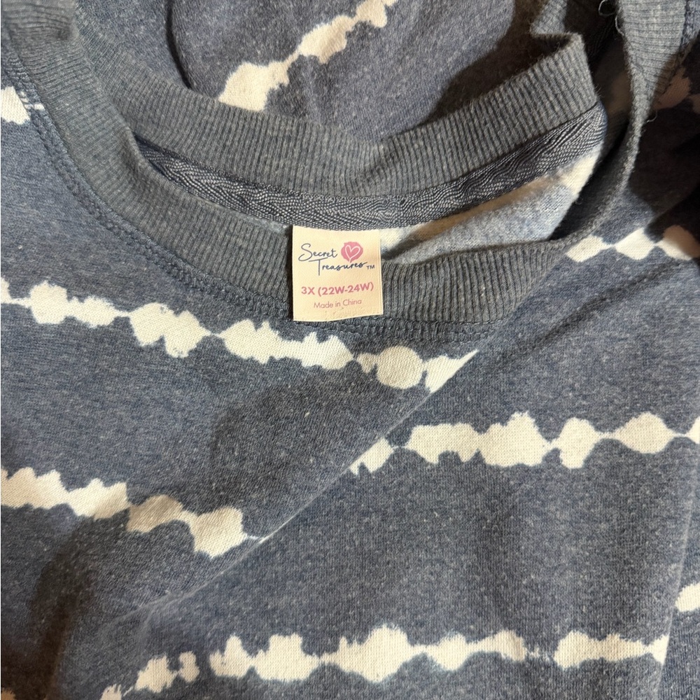 Secret Treasures Women’s Lounge Set - Picture 3 of 5